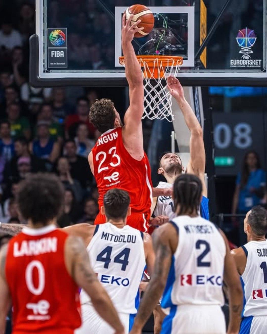 其男篮距离, 阿尔佩伦, msn